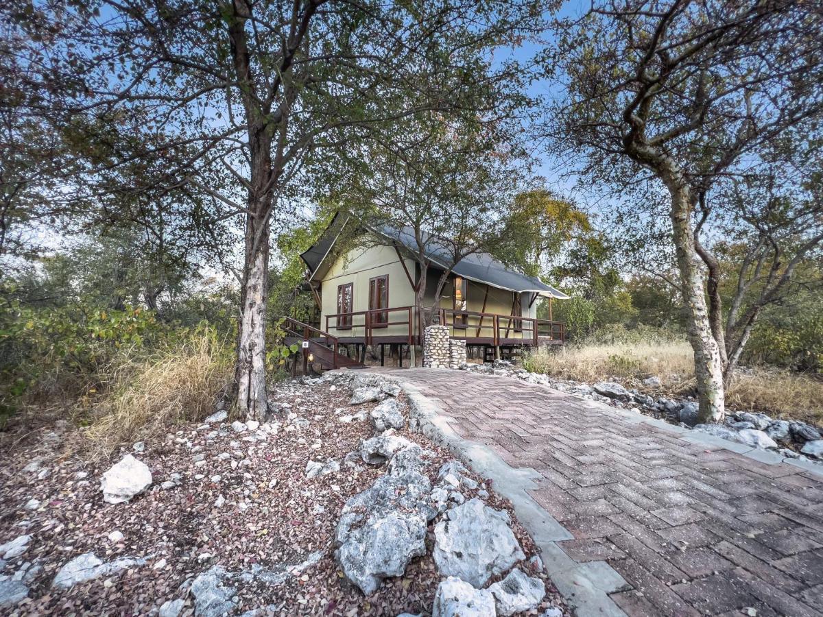 The Mushara Outpost 호텔 Mokuti Lodge 외부 사진